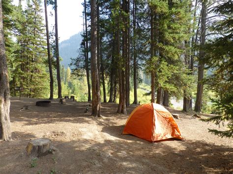 yellowstone national park camping locations